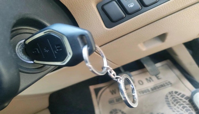 2015 Mahindra TUV300 T8 AMT, Diesel, Automatic, 99,024 km, interior