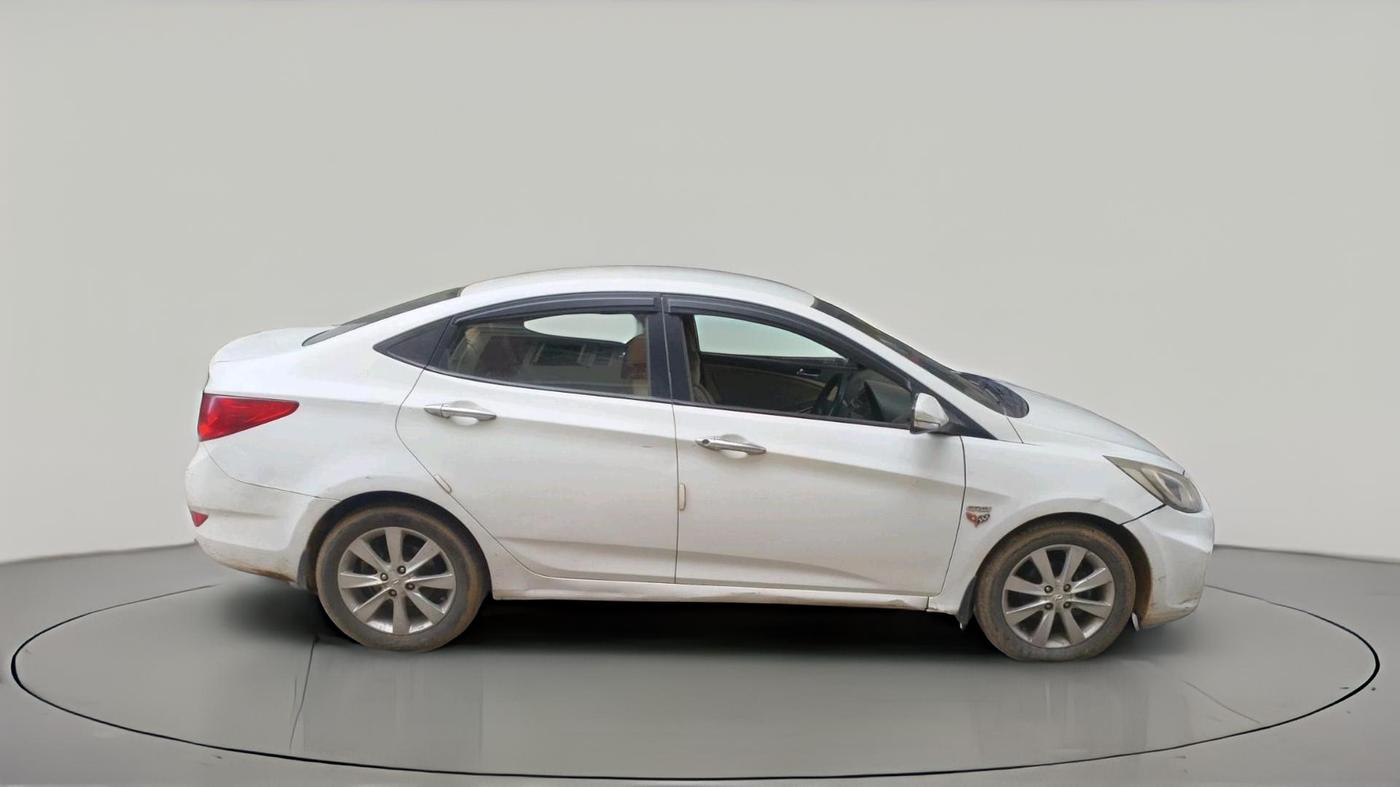 2013 Hyundai Verna FLUIDIC 1.6 CRDI SX, Diesel, Manual, 1,43,616 km, exterior