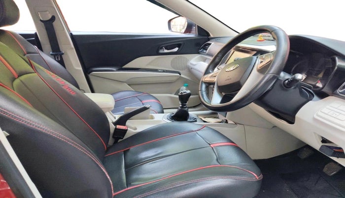 2020 Mahindra XUV300 W8 1.5 DIESEL, Diesel, Manual, 1,05,575 km, interior