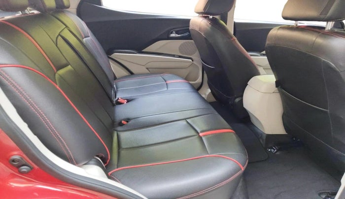 2020 Mahindra XUV300 W8 1.5 DIESEL, Diesel, Manual, 1,05,575 km, interior