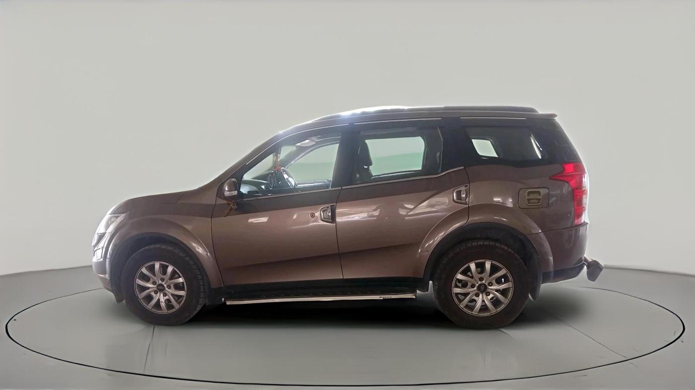 2017 Mahindra XUV500 W10 AT, Diesel, Automatic, 45,532 km, exterior