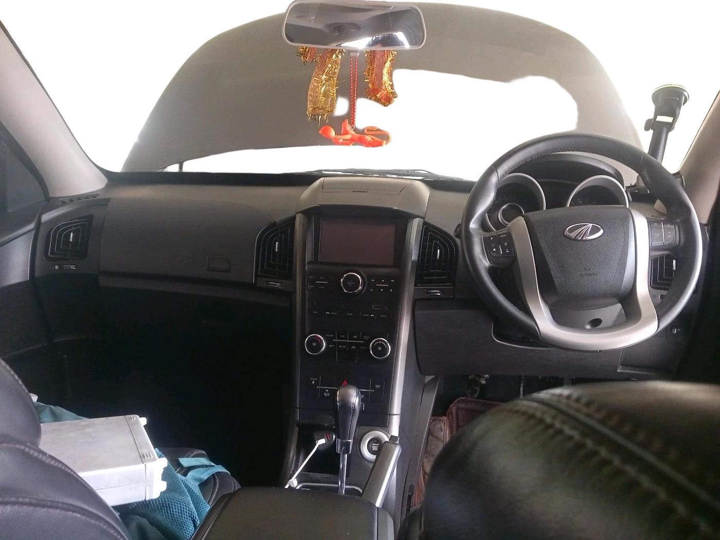 2017 Mahindra XUV500 W10 AT, Diesel, Automatic, 45,532 km, interior