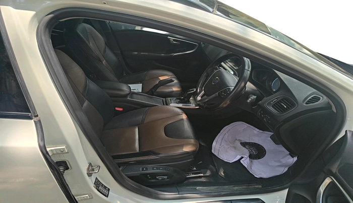 2014 Volvo V40 Cross Country D3, Diesel, Automatic, 57,406 km, interior