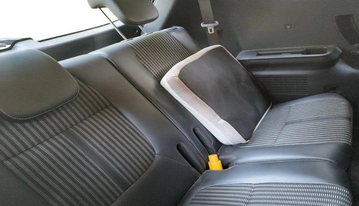 2023 KIA CARENS PRESTIGE PLUS 1.5 PETROL IMT 7 STR, Petrol, Manual, 9,784 km, interior