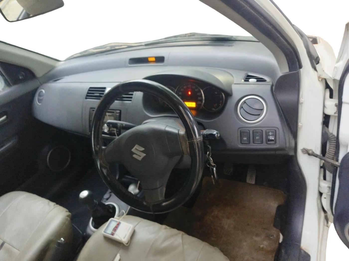 2011 Maruti Swift VXI, Petrol, Manual, 92,865 km, interior