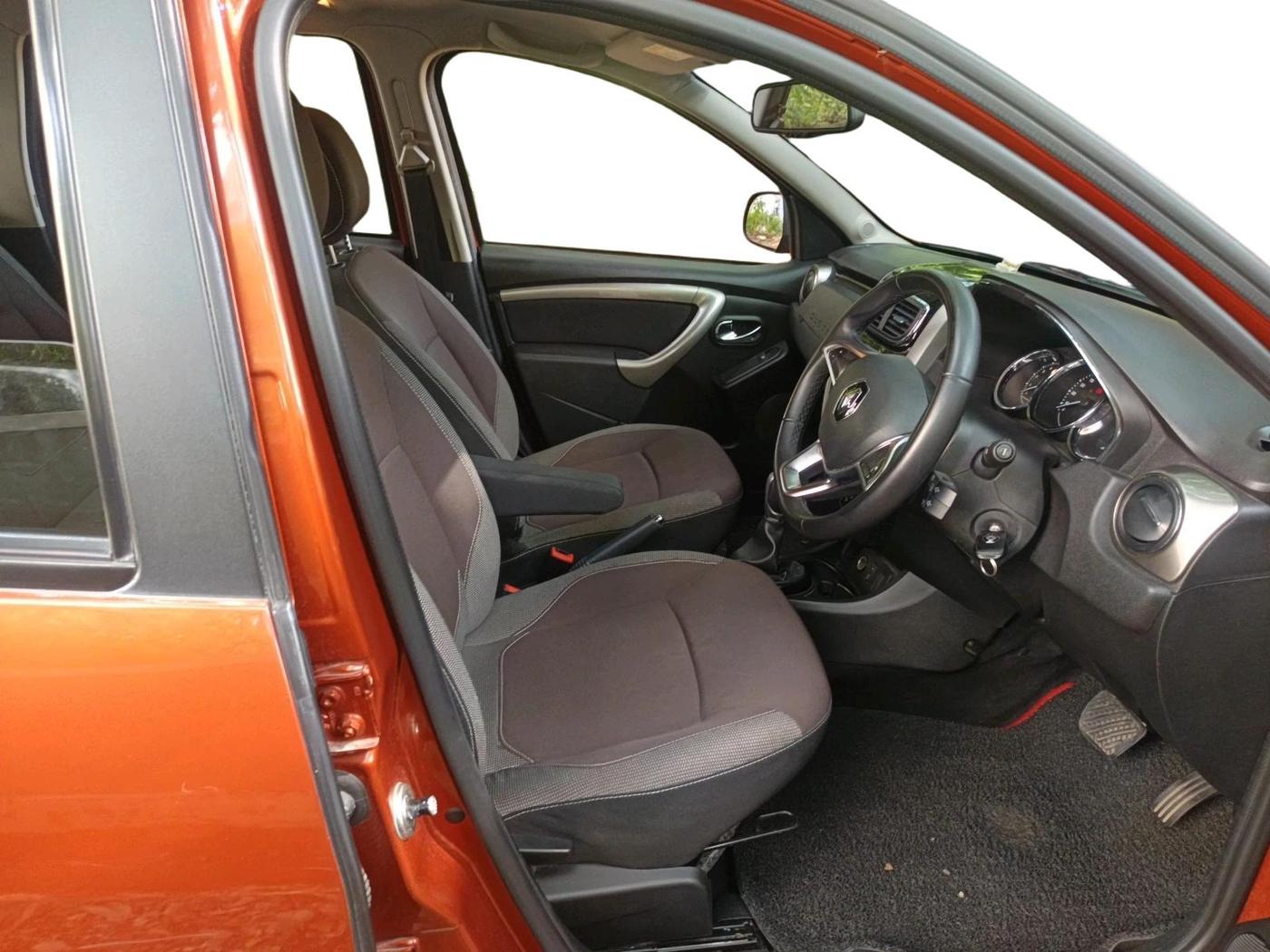 2021 Renault Duster RXZ 1.3 TURBO PETROL CVT, Petrol, Automatic, 48,167 km, interior