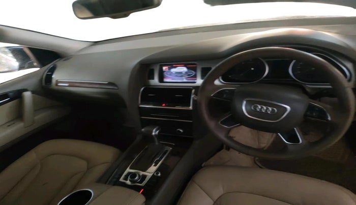 2011 Audi Q7 3.0 TDI QUATTRO, Diesel, Automatic, 1,00,723 km, interior