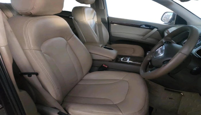 2011 Audi Q7 3.0 TDI QUATTRO, Diesel, Automatic, 1,00,723 km, interior