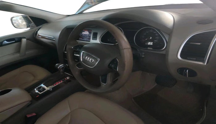 2011 Audi Q7 3.0 TDI QUATTRO, Diesel, Automatic, 1,00,723 km, interior