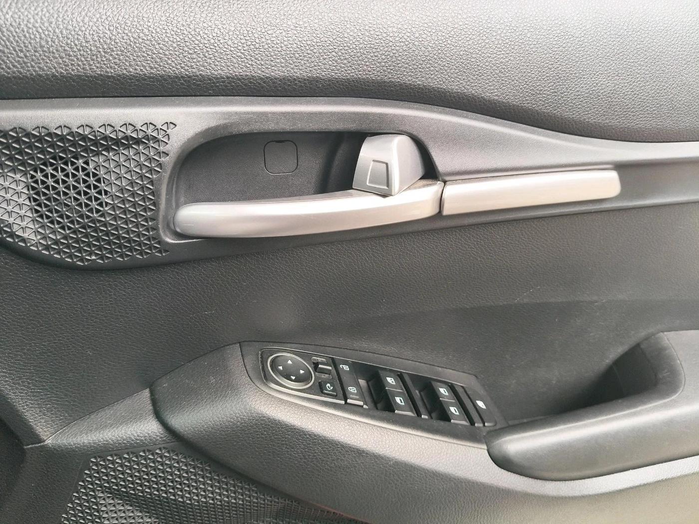 2019 KIA SELTOS HTK PLUS 1.5, Petrol, Manual, 64,257 km, interior