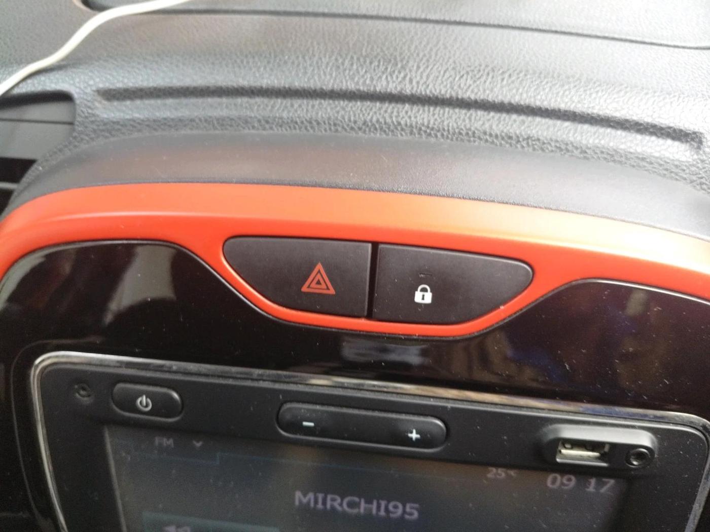 2017 Renault Captur RXT DIESEL, Diesel, Manual, 99,364 km, interior