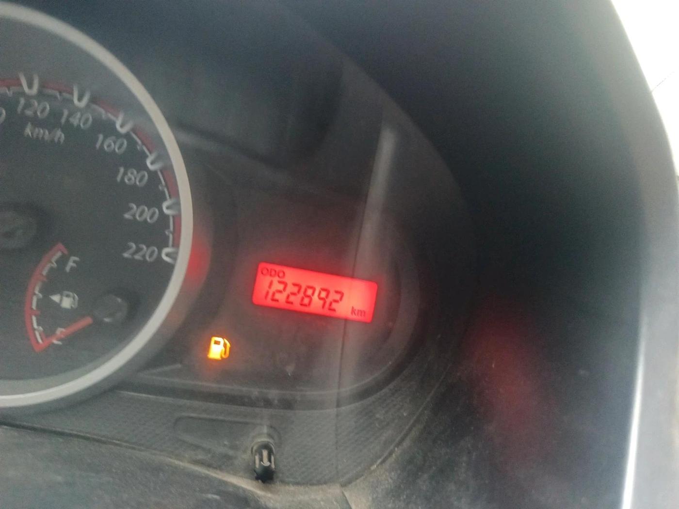 2011 Ford Figo TITANIUM 1.2 PETROL, Petrol, Manual, 1,22,892 km, interior
