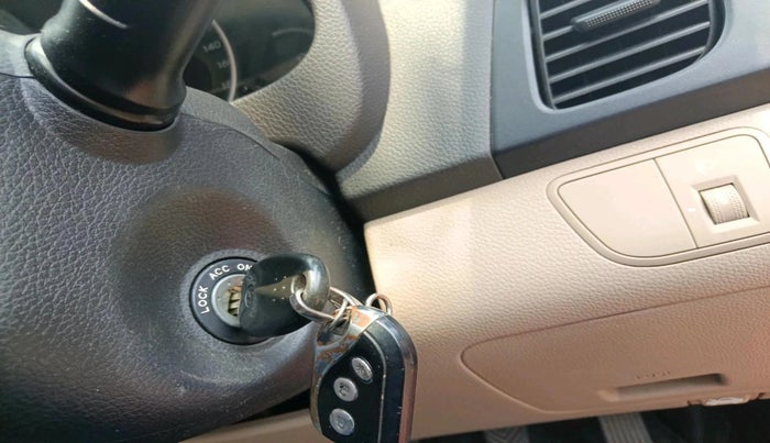 2013 Hyundai Eon MAGNA +, Petrol, Manual, 42,623 km, interior