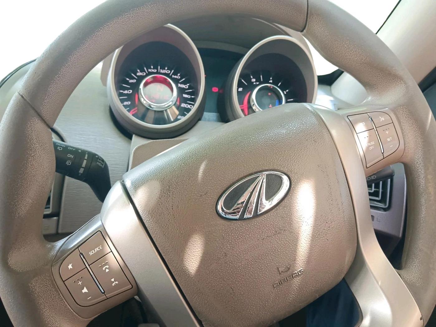 2014 Mahindra XUV500 W6, Diesel, Manual, 1,48,244 km, interior