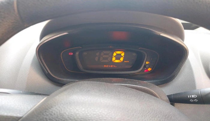 2017 Renault Kwid RXT 1.0, Petrol, Manual, 90,484 km, interior