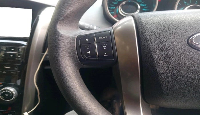 2018 Mahindra XUV500 W7, Diesel, Manual, 58,272 km, interior