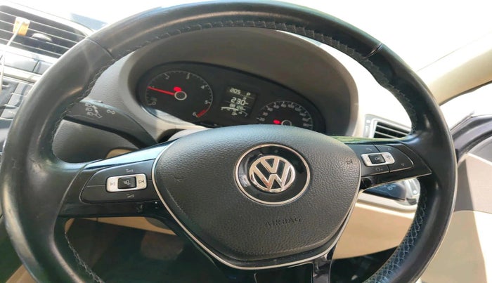 2016 Volkswagen Vento HIGHLINE 1.5 AT, Diesel, Automatic, 88,128 km, interior