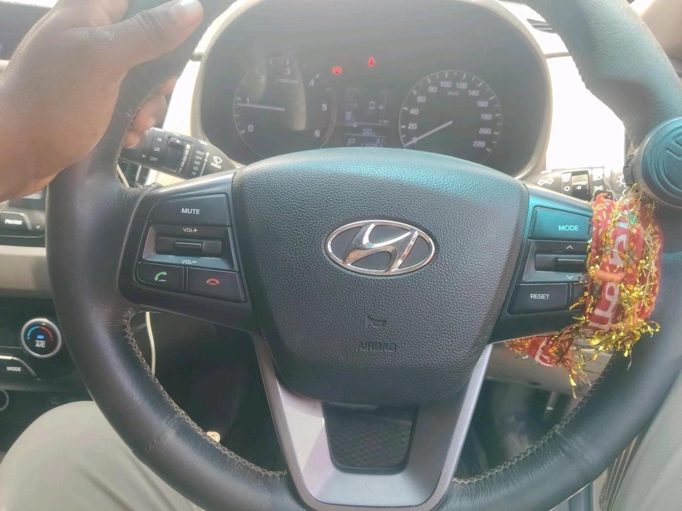 2015 Hyundai Creta SX PLUS AT 1.6 DIESEL, Diesel, Automatic, 1,19,252 km, interior