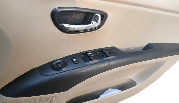 2011 Hyundai i10 SPORTZ 1.2, Petrol, Manual, 52,673 km, interior