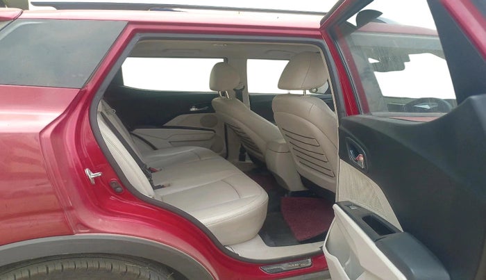 2020 Mahindra XUV300 W8 (O) 1.2 PETROL, Petrol, Manual, 80,844 km, interior