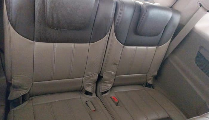 2014 Mahindra XUV500 W8, Diesel, Manual, 1,13,187 km, interior