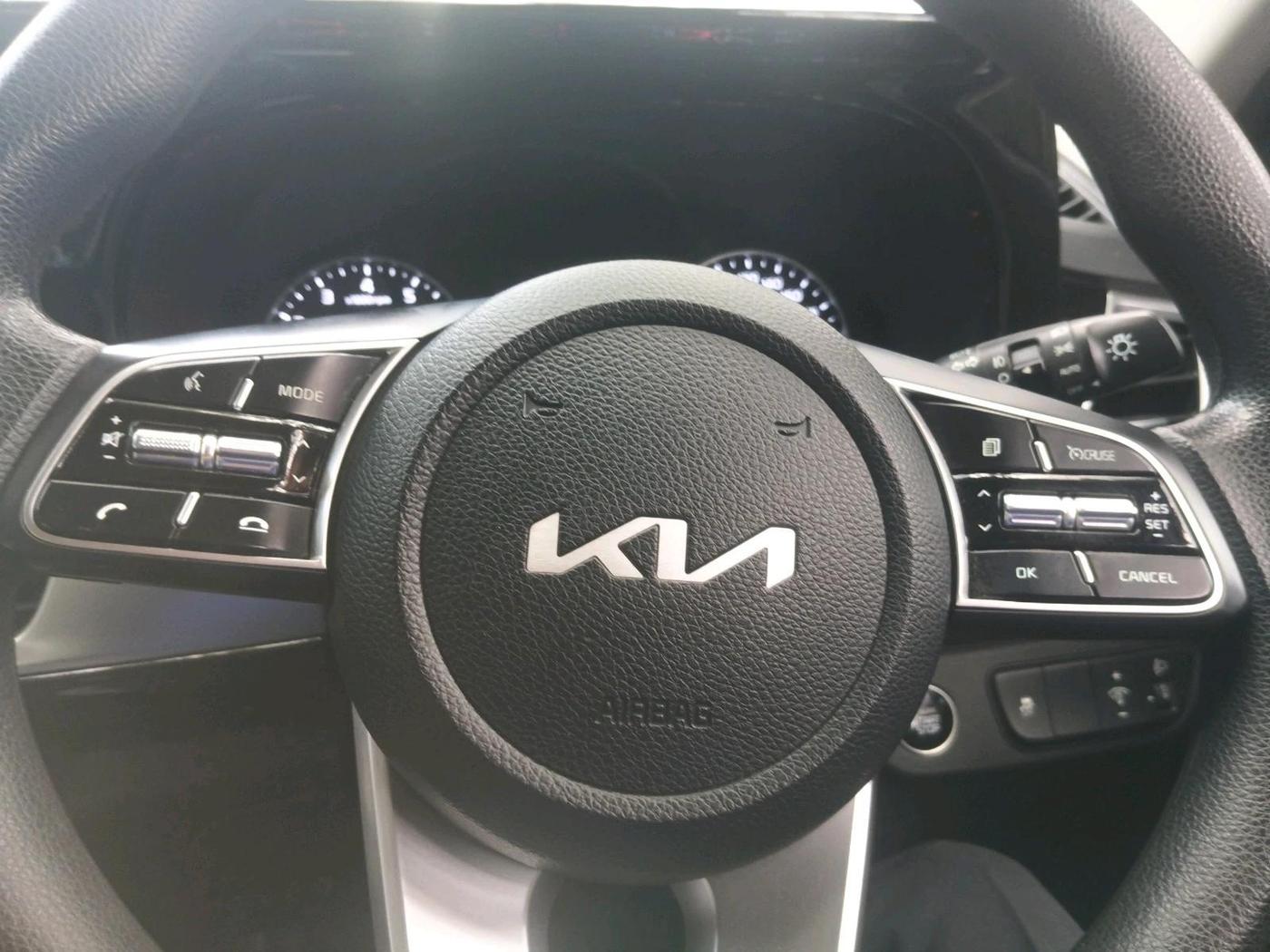 2022 KIA SELTOS HTK PLUS 1.5 IMT, Petrol, Manual, 27,195 km, interior
