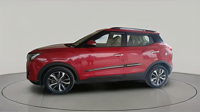 2020 Mahindra XUV300 W8 (O) 1.2 PETROL, Petrol, Manual, 61,672 km, exterior
