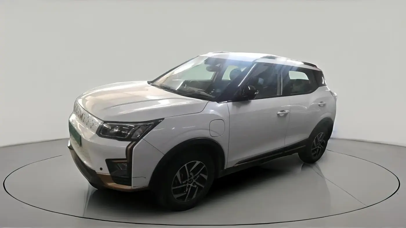 2023 Mahindra XUV400 EL 7.2 KW, Electric, Automatic, 68,201 km, exterior