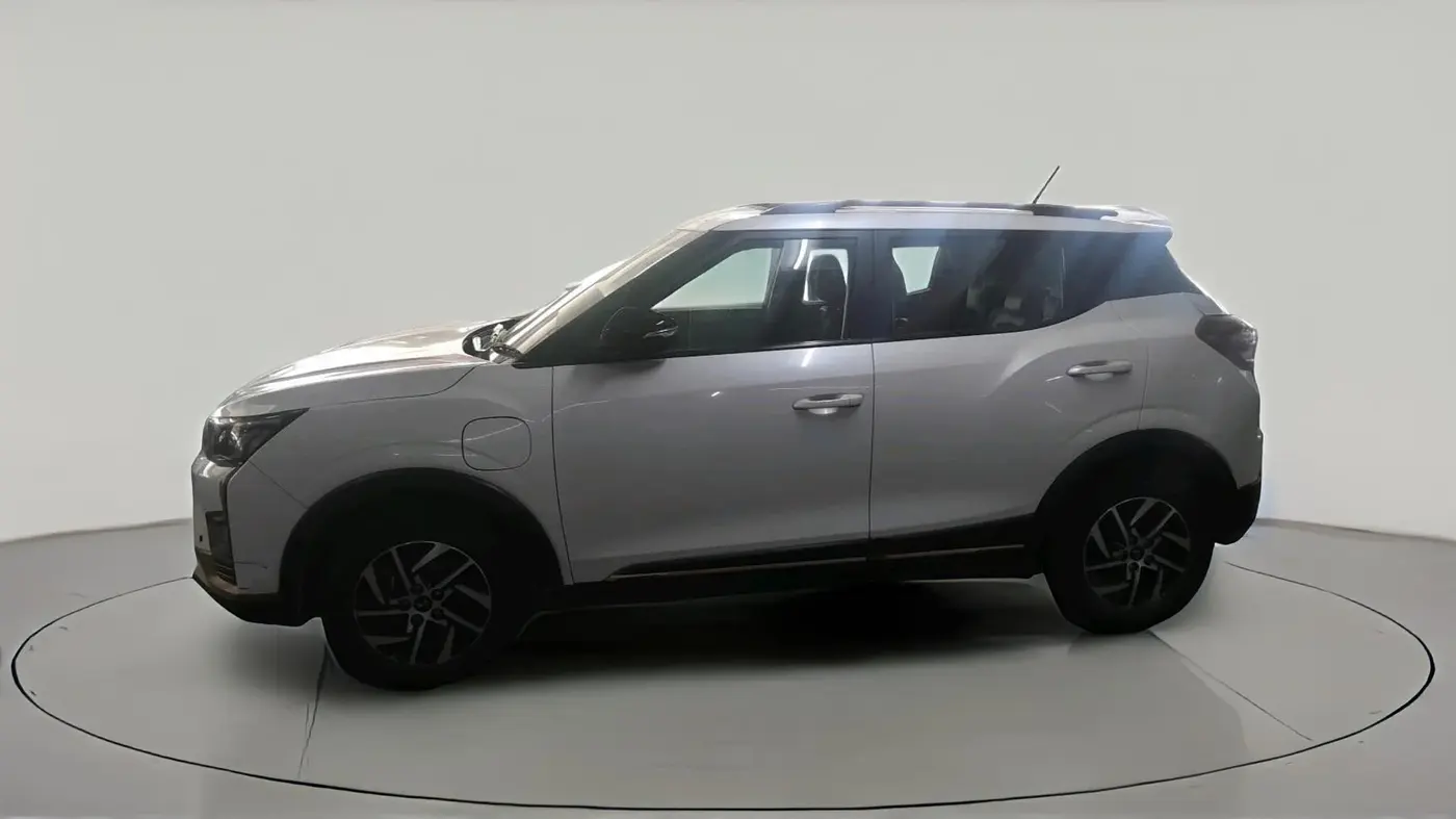 2023 Mahindra XUV400 EL 7.2 KW, Electric, Automatic, 68,201 km, exterior