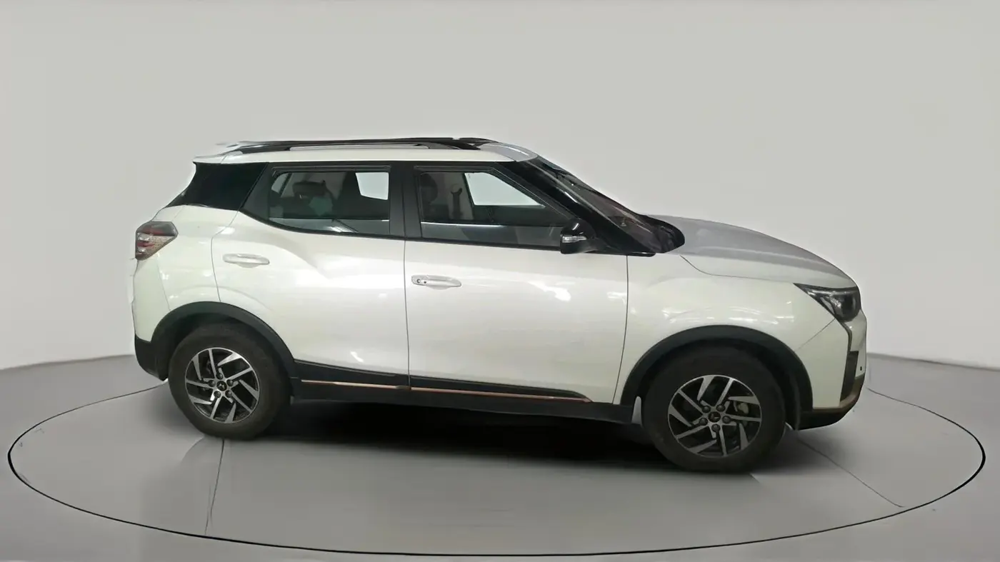 2023 Mahindra XUV400 EL 7.2 KW, Electric, Automatic, 68,201 km, exterior