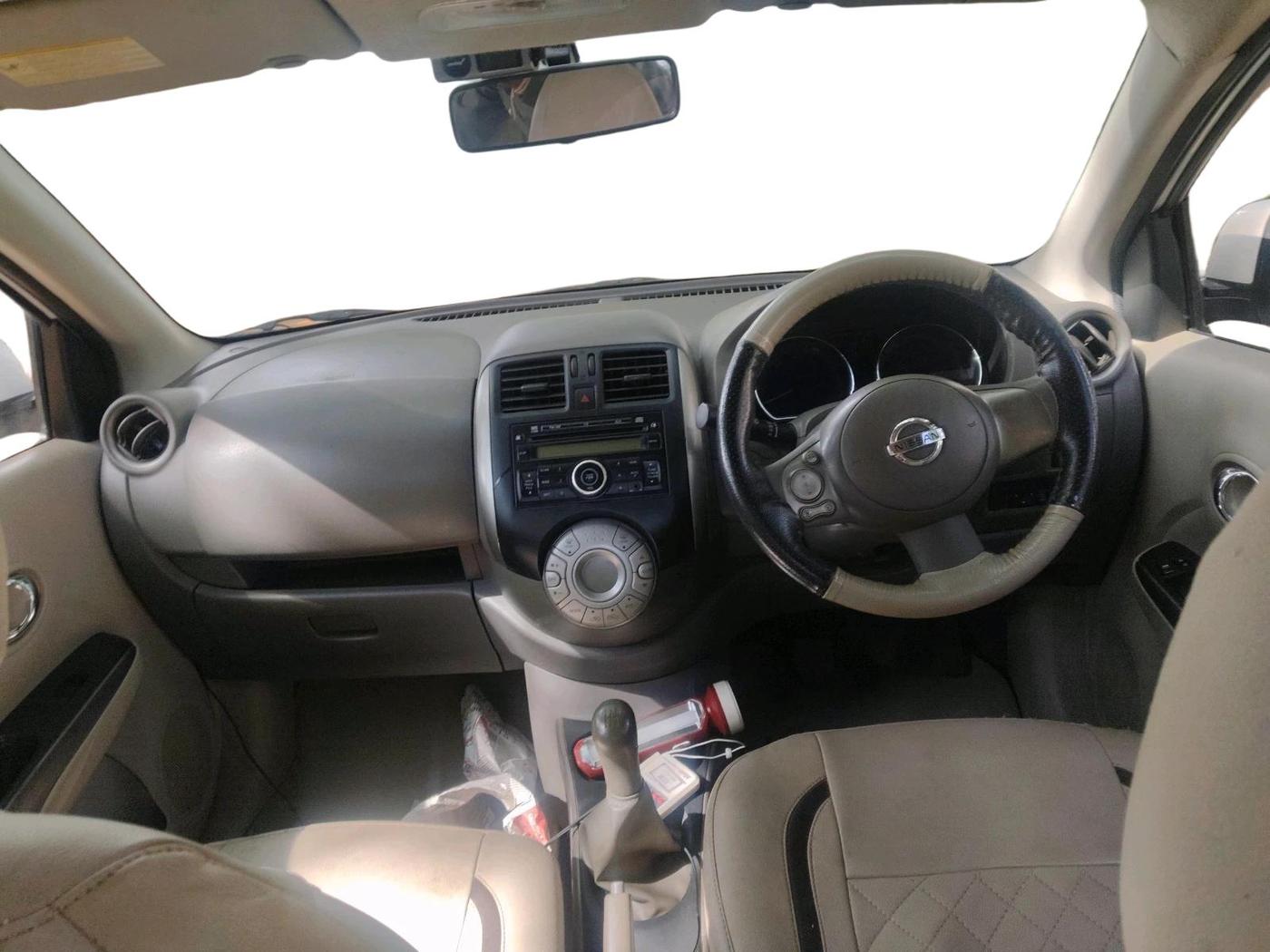 2011 Nissan Sunny XV PETROL, Petrol, Manual, 1,21,965 km, interior