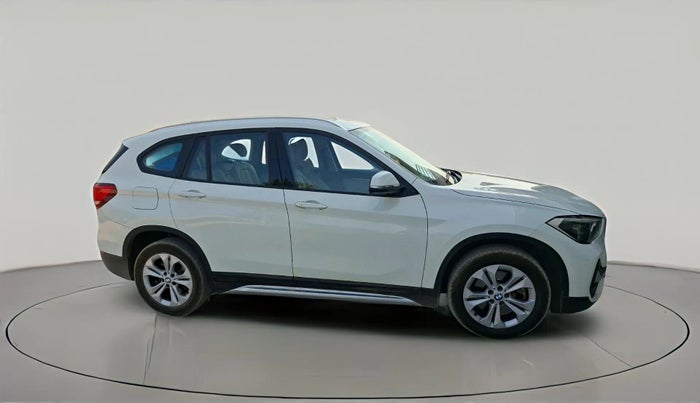 2022 BMW X1 sDrive20i xLine, Petrol, Automatic, 32,853 km, exterior