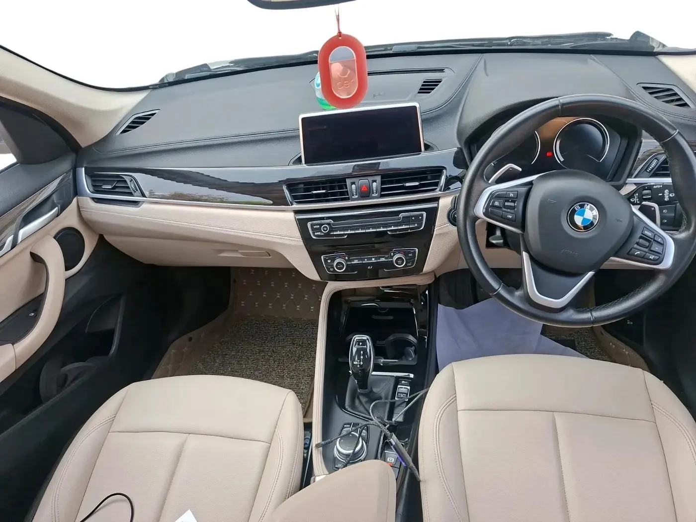 2022 BMW X1 sDrive20i xLine, Petrol, Automatic, 32,853 km, interior