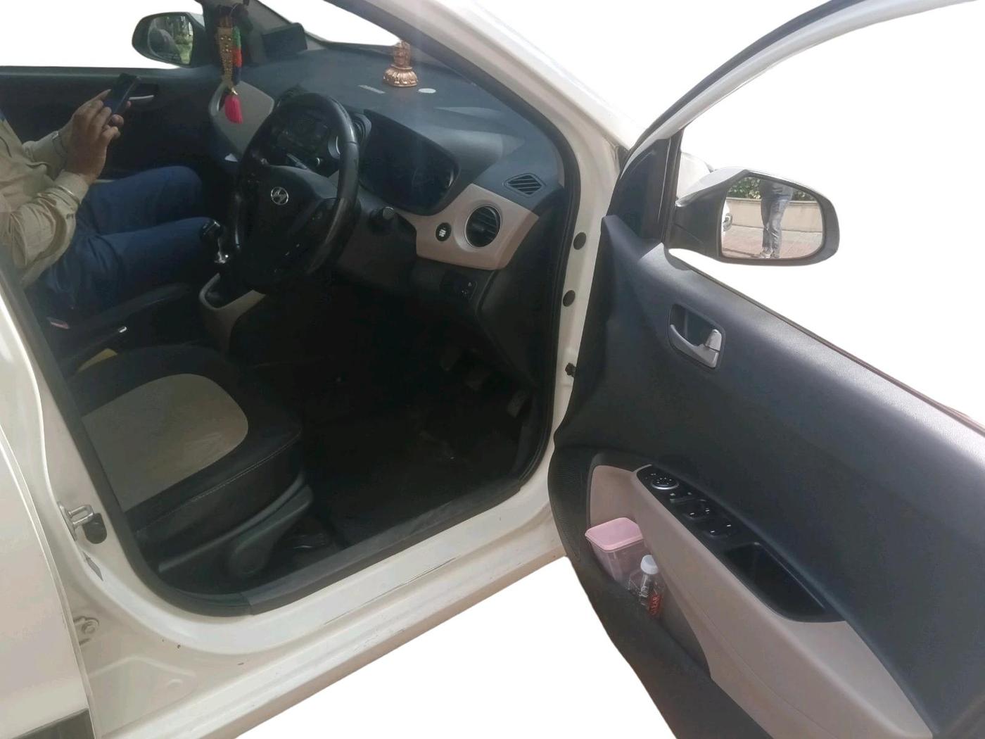 2014 Hyundai Grand i10 ASTA 1.1 CRDI, Diesel, Manual, 1,01,498 km, interior