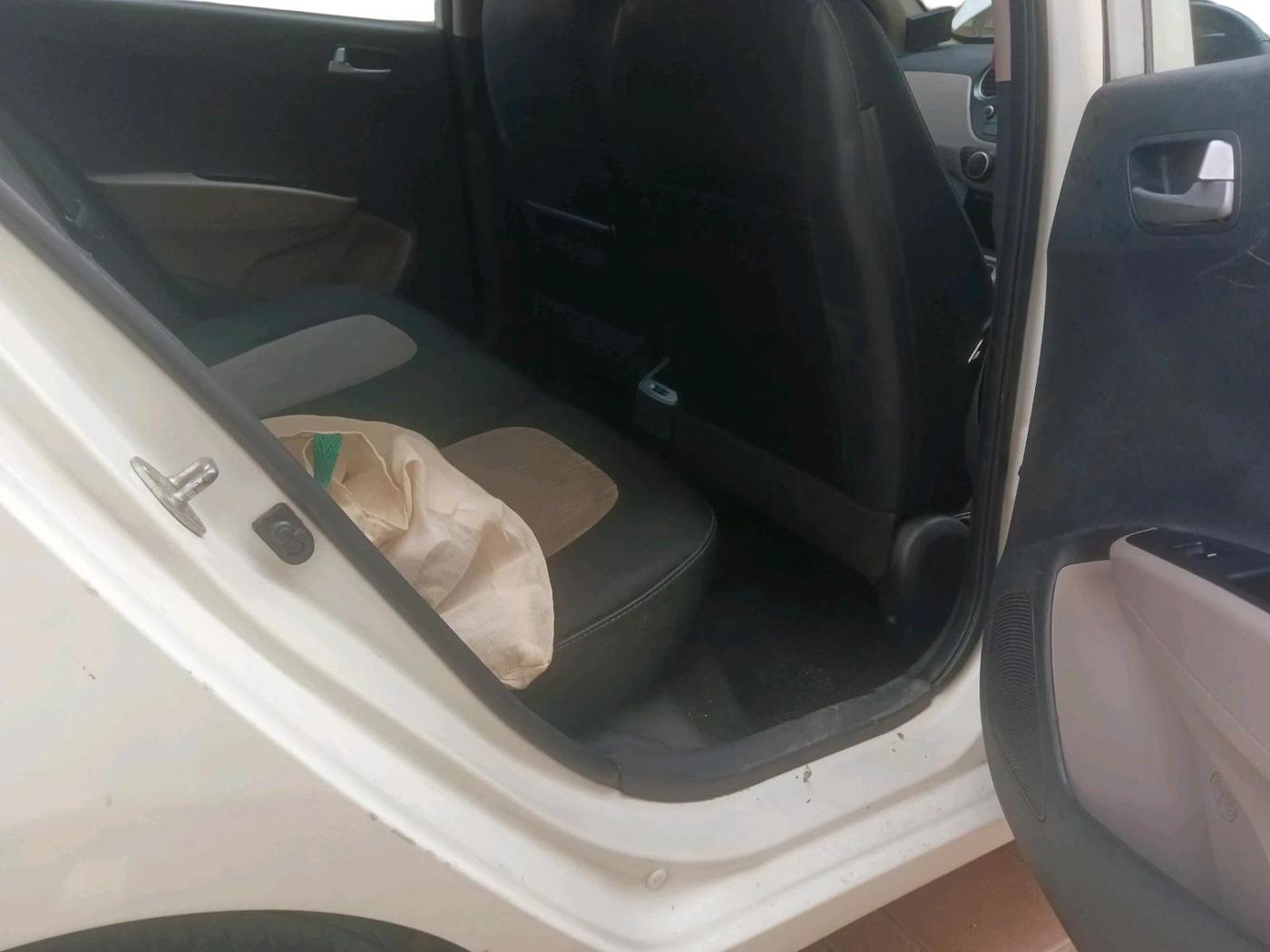 2014 Hyundai Grand i10 ASTA 1.1 CRDI, Diesel, Manual, 1,01,498 km, interior