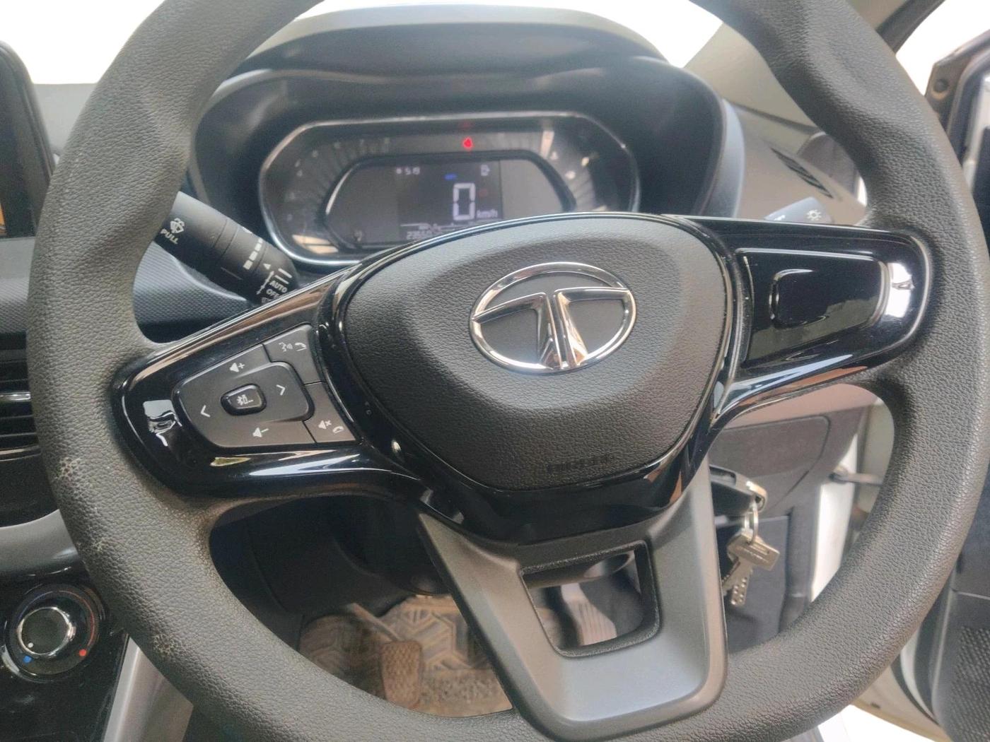 2022 Tata NEXON XM PLUS SUNROOF PETROL, Petrol, Manual, 23,550 km, interior