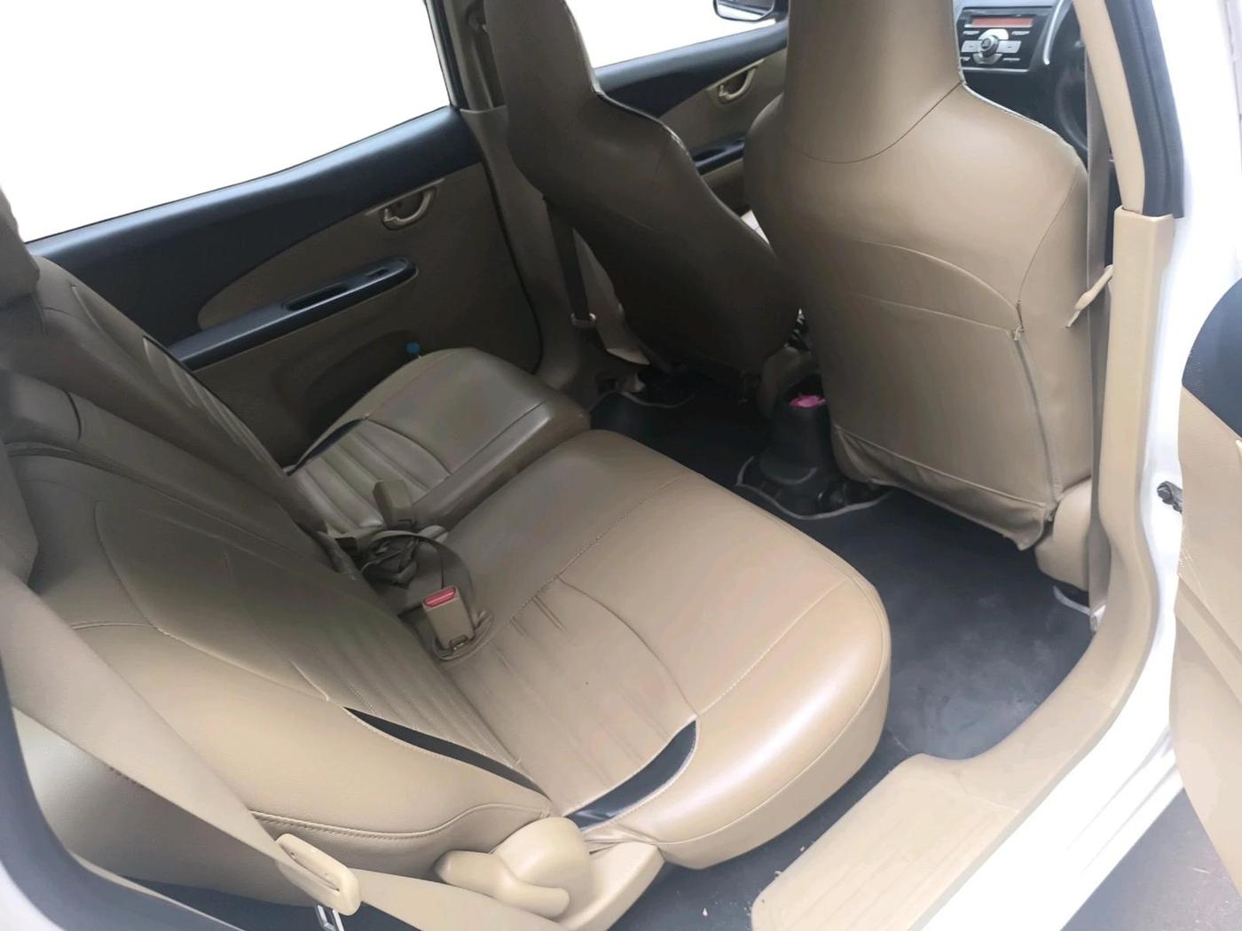2014 Honda Mobilio 1.5L I-VTEC V, CNG, Manual, 90,211 km, interior