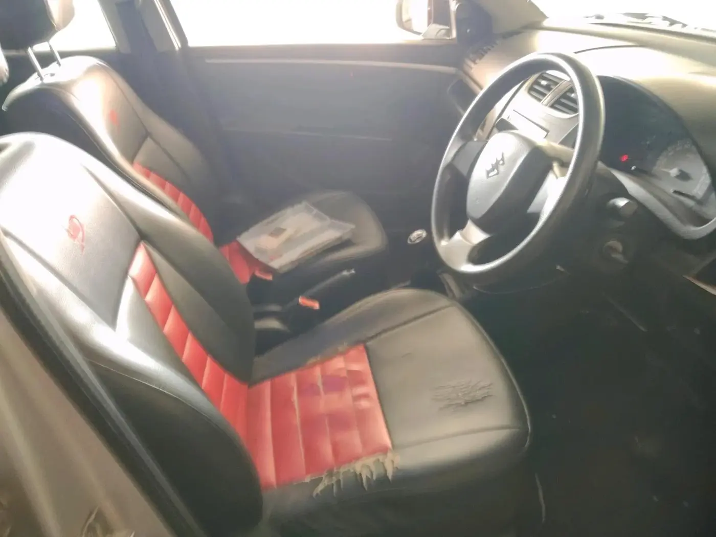 2015 Maruti Swift LXI, Petrol, Manual, 48,564 km, interior