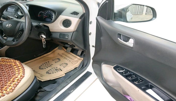 2015 Hyundai Grand i10 SPORTZ 1.2 KAPPA VTVT, Petrol, Manual, 72,887 km, interior
