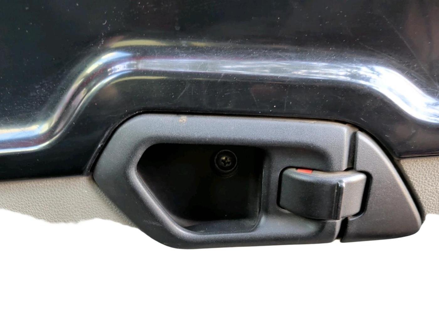 2017 Mahindra Kuv100 K4 6 STR, Petrol, Manual, 51,468 km, interior