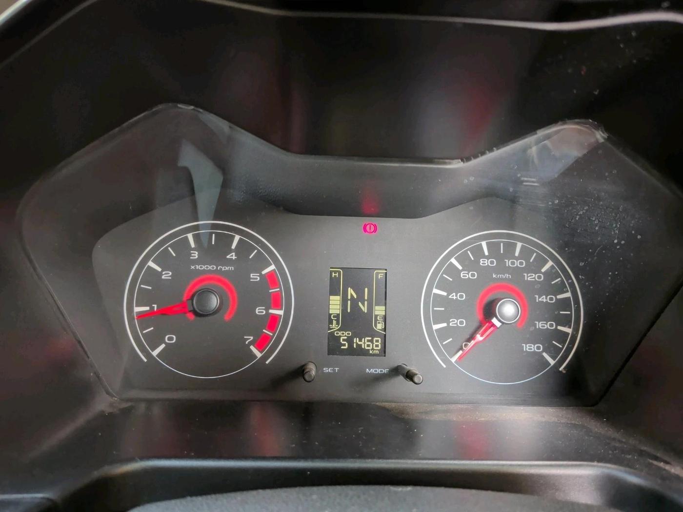 2017 Mahindra Kuv100 K4 6 STR, Petrol, Manual, 51,468 km, interior