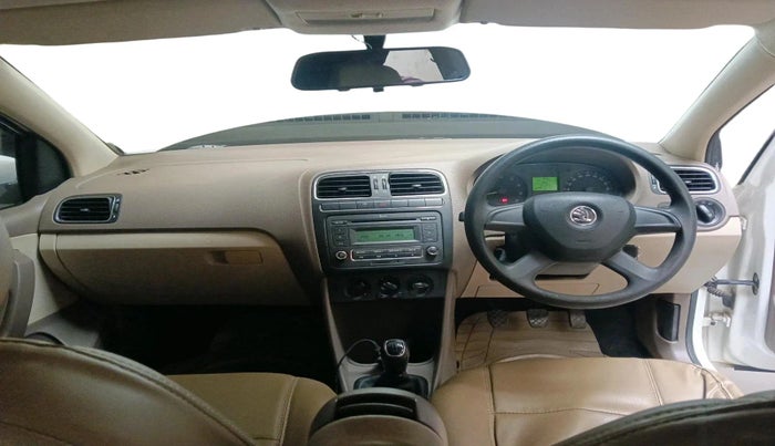2013 Skoda Rapid 1.6 MPI ACTIVE, Petrol, Manual, 61,360 km, interior