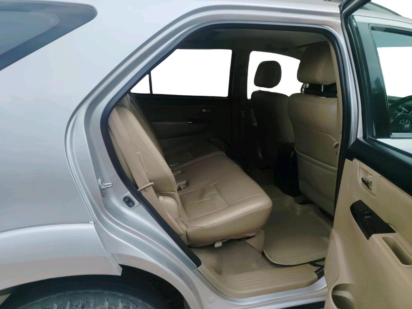 2014 Toyota Fortuner 3.0 4X2 MT, Diesel, Manual, 1,81,499 km, interior