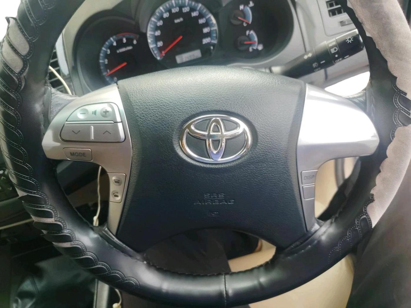 2014 Toyota Fortuner 3.0 4X2 MT, Diesel, Manual, 1,81,499 km, interior