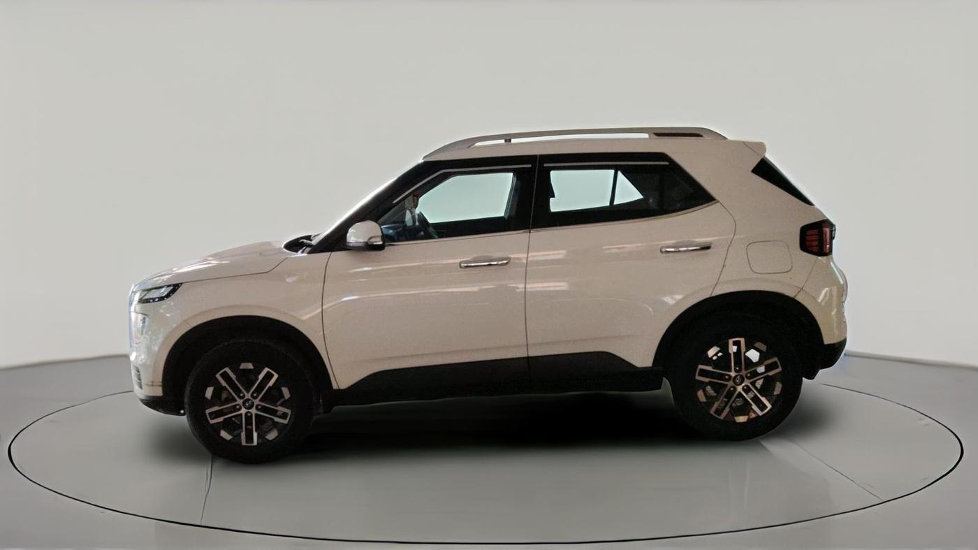 2024 Hyundai VENUE SX 1.2 PETROL, Petrol, Manual, 77,395 km, exterior