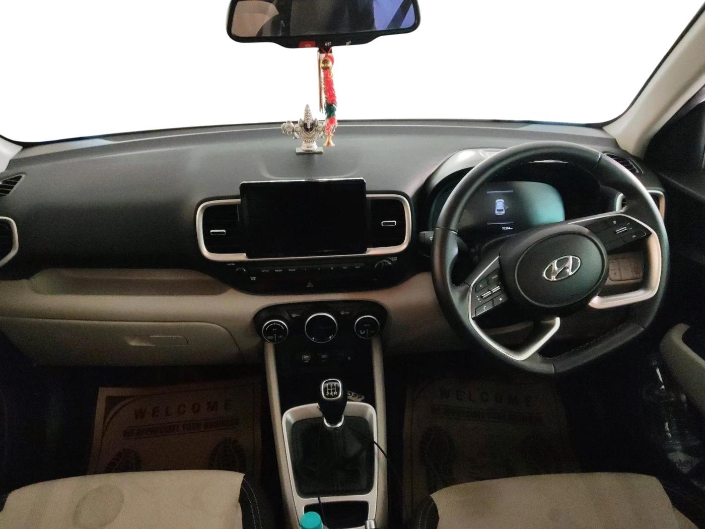 2024 Hyundai VENUE SX 1.2 PETROL, Petrol, Manual, 77,395 km, interior