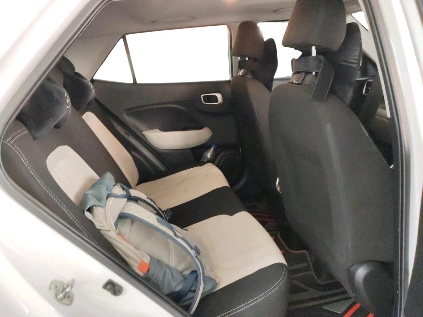 2024 Hyundai VENUE SX 1.2 PETROL, Petrol, Manual, 77,395 km, interior