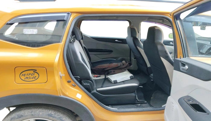 2020 Renault TRIBER RXZ, Petrol, Manual, 47,804 km, interior