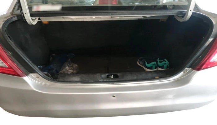 2015 Maruti Swift Dzire VXI, Petrol, Manual, 1,30,344 km, exterior