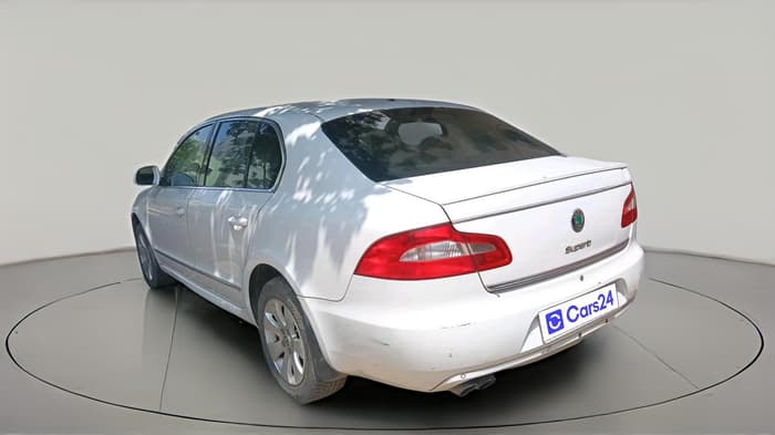 2011 Skoda Superb ELEGANCE 1.8 TSI AT, Petrol, Automatic, 1,31,660 km, exterior